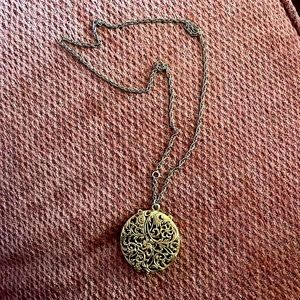 Vintage locket pendant necklace
